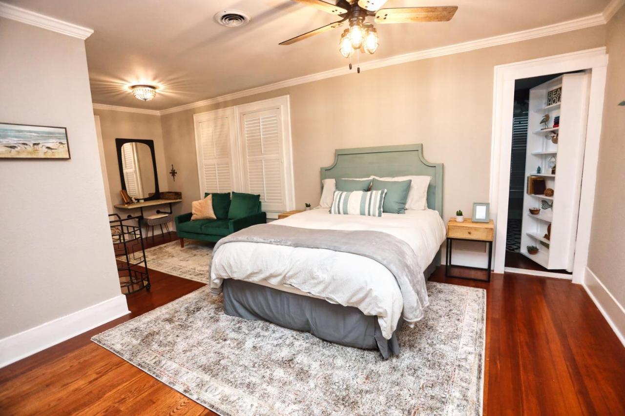 Historic Home Family Friendly Close To Seawall Galveston Exterior photo